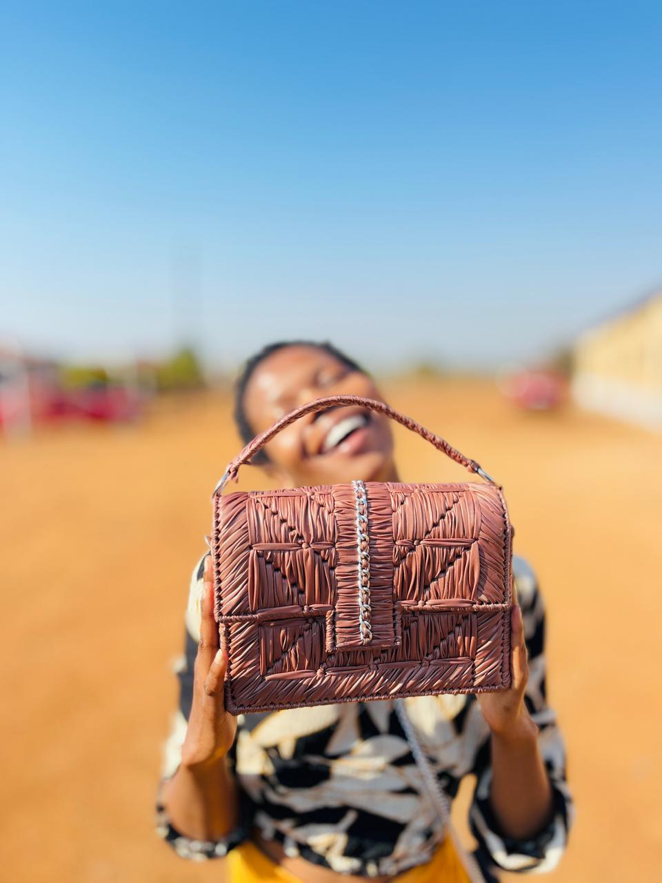 Genesis chain bag